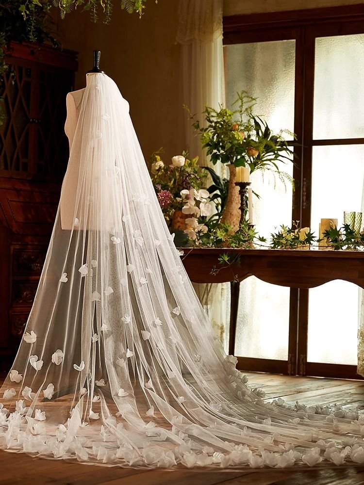 Elegant 300 cm Veil with 3D Flower Train - Image 3